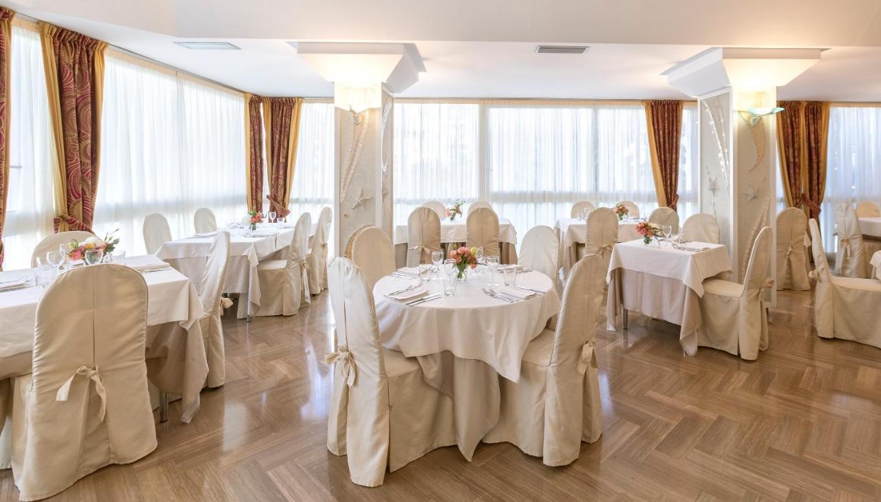 Hotel Feldberg Riccione Ngoại thất bức ảnh