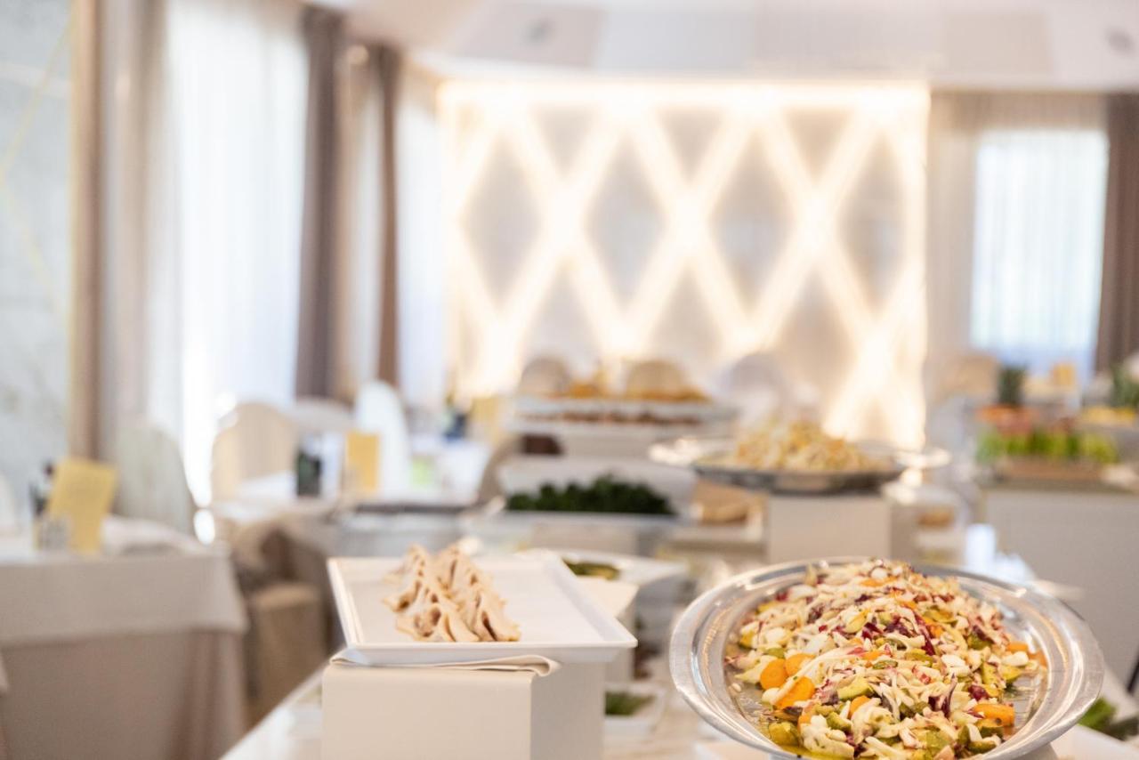 Hotel Feldberg Riccione Ngoại thất bức ảnh