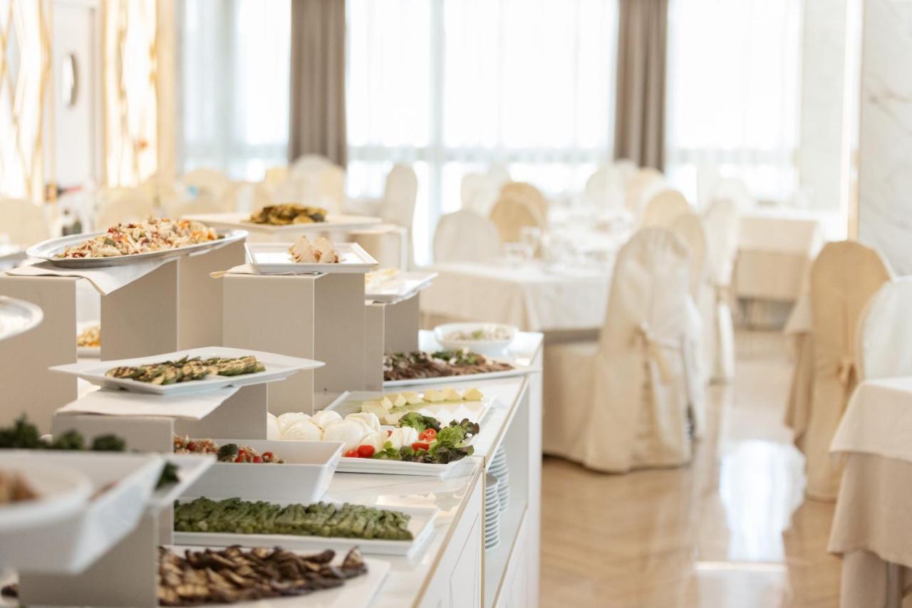 Hotel Feldberg Riccione Ngoại thất bức ảnh