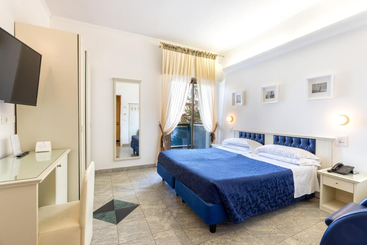 Hotel Feldberg Riccione Ngoại thất bức ảnh