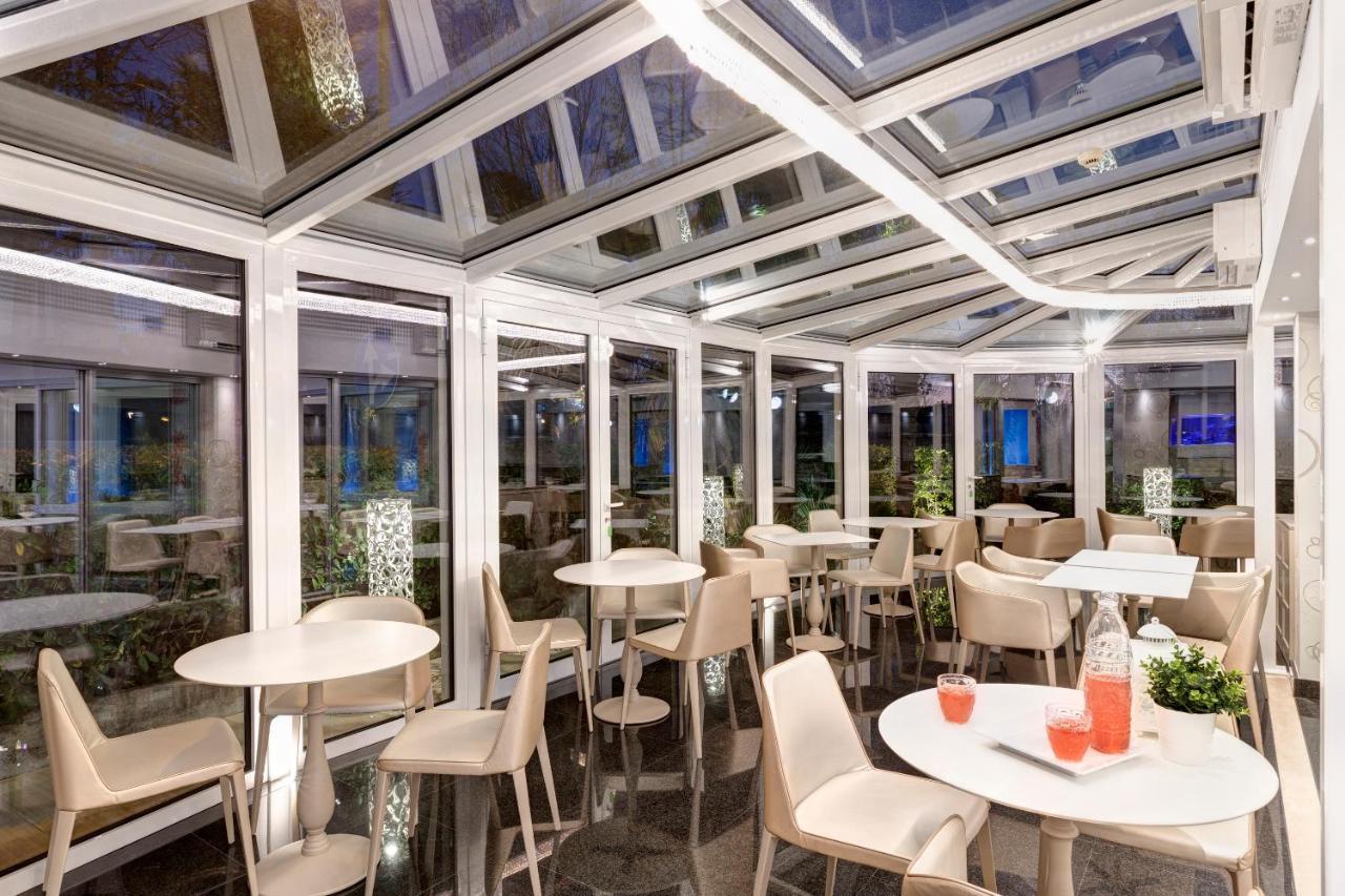 Hotel Feldberg Riccione Ngoại thất bức ảnh