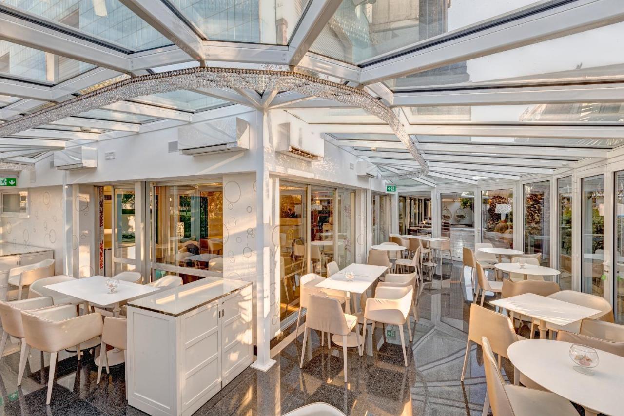 Hotel Feldberg Riccione Ngoại thất bức ảnh