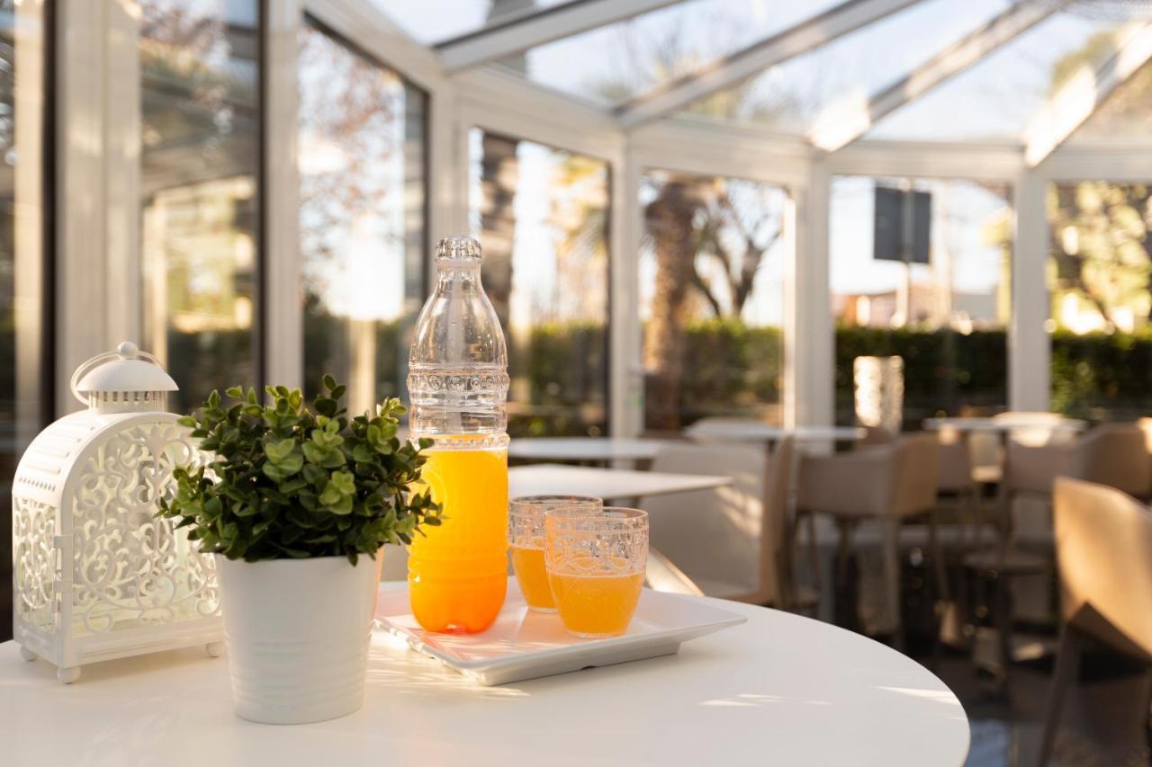 Hotel Feldberg Riccione Ngoại thất bức ảnh