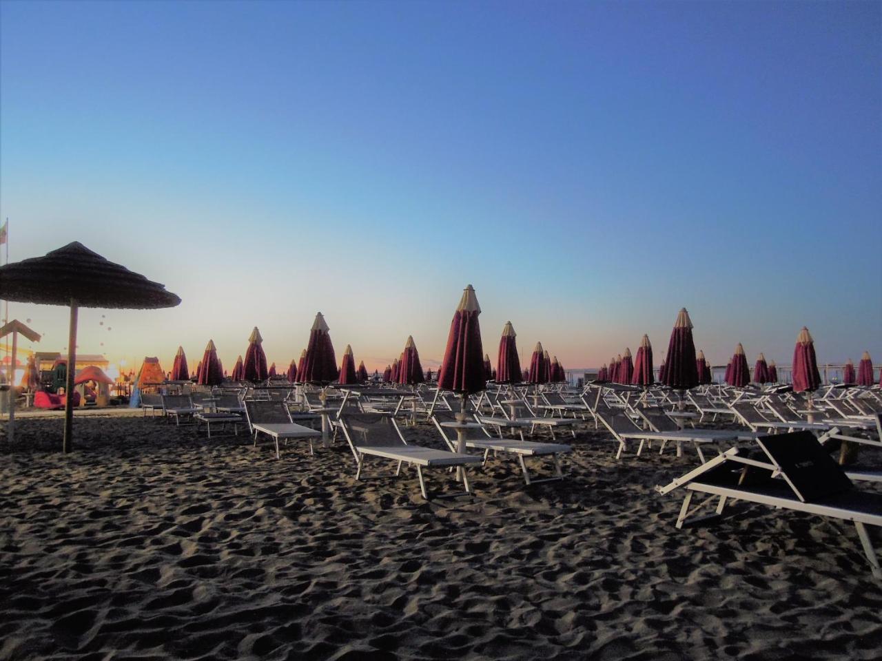 Hotel Feldberg Riccione Ngoại thất bức ảnh