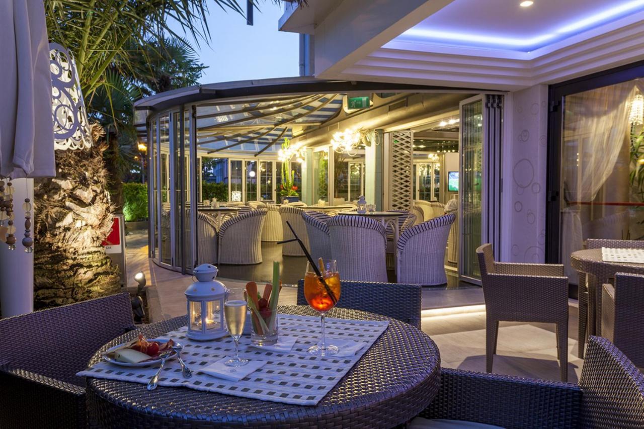Hotel Feldberg Riccione Ngoại thất bức ảnh